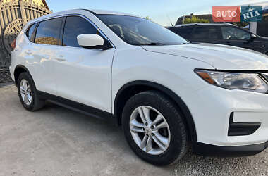 Внедорожник / Кроссовер Nissan Rogue 2018 в 