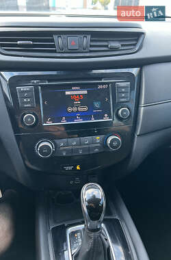 Внедорожник / Кроссовер Nissan Rogue 2018 в 