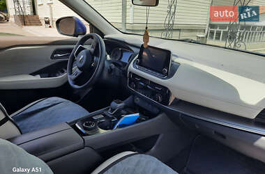 Внедорожник / Кроссовер Nissan Rogue 2021 в 