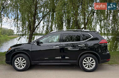 Позашляховик / Кросовер Nissan Rogue 2017 в Дубні