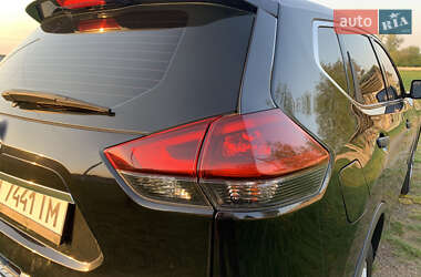 Внедорожник / Кроссовер Nissan Rogue 2019 в 
