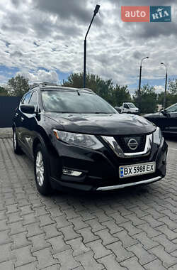 Внедорожник / Кроссовер Nissan Rogue 2017 в Хмельницком
