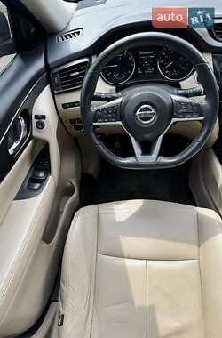 Позашляховик / Кросовер Nissan Rogue 2017 в 
