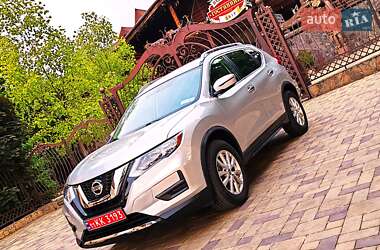 Позашляховик / Кросовер Nissan Rogue 2018 в 