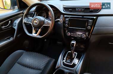 Позашляховик / Кросовер Nissan Rogue 2018 в 