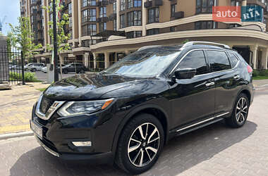 Внедорожник / Кроссовер Nissan Rogue 2017 в Киеве