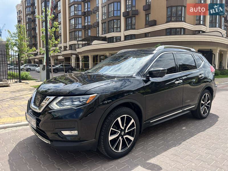 Позашляховик / Кросовер Nissan Rogue 2017 в 