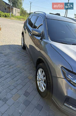 Позашляховик / Кросовер Nissan Rogue 2017 в 