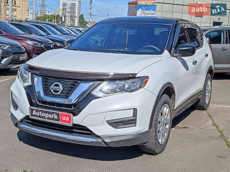 Позашляховик / Кросовер Nissan Rogue 2017 в 