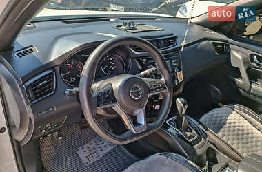 Позашляховик / Кросовер Nissan Rogue 2017 в 