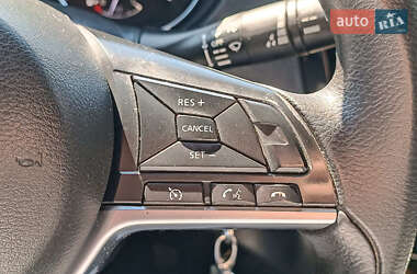 Позашляховик / Кросовер Nissan Rogue 2017 в 