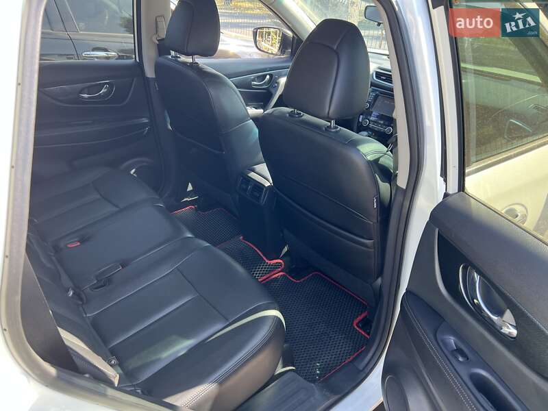 Внедорожник / Кроссовер Nissan Rogue 2016 в Одессе