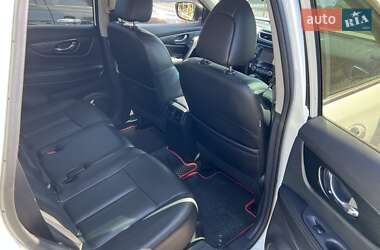Внедорожник / Кроссовер Nissan Rogue 2016 в 