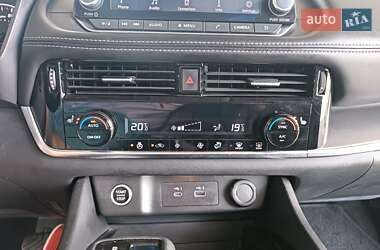 Внедорожник / Кроссовер Nissan Rogue 2022 в 