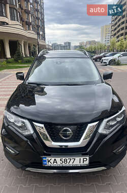 Позашляховик / Кросовер Nissan Rogue 2017 в 