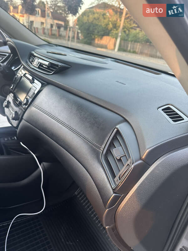 Позашляховик / Кросовер Nissan Rogue 2018 в Полонному