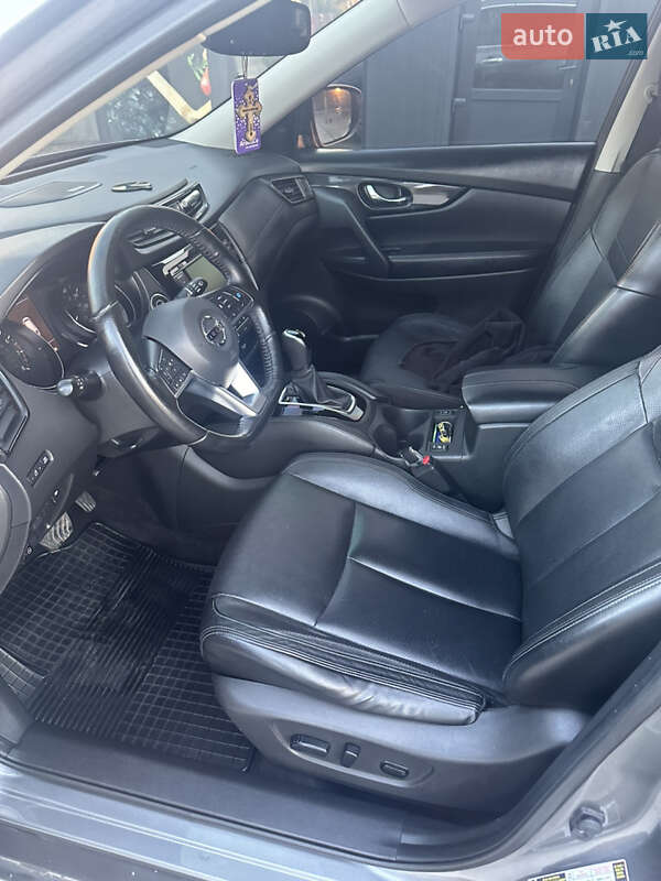 Позашляховик / Кросовер Nissan Rogue 2018 в Полонному