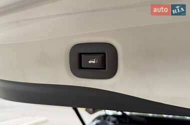 Внедорожник / Кроссовер Nissan Rogue 2019 в 