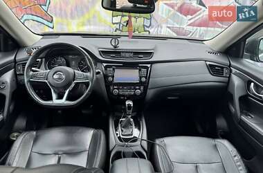 Внедорожник / Кроссовер Nissan Rogue 2017 в 