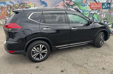 Внедорожник / Кроссовер Nissan Rogue 2017 в 