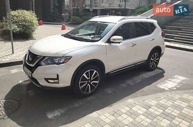 Внедорожник / Кроссовер Nissan Rogue 2019 в 