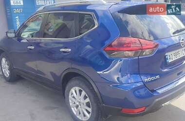 Внедорожник / Кроссовер Nissan Rogue 2018 в 