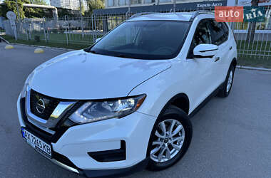 Позашляховик / Кросовер Nissan Rogue 2018 в 