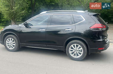 Внедорожник / Кроссовер Nissan Rogue 2019 в 