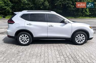 Внедорожник / Кроссовер Nissan Rogue 2018 в 