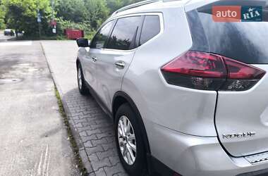 Внедорожник / Кроссовер Nissan Rogue 2018 в 