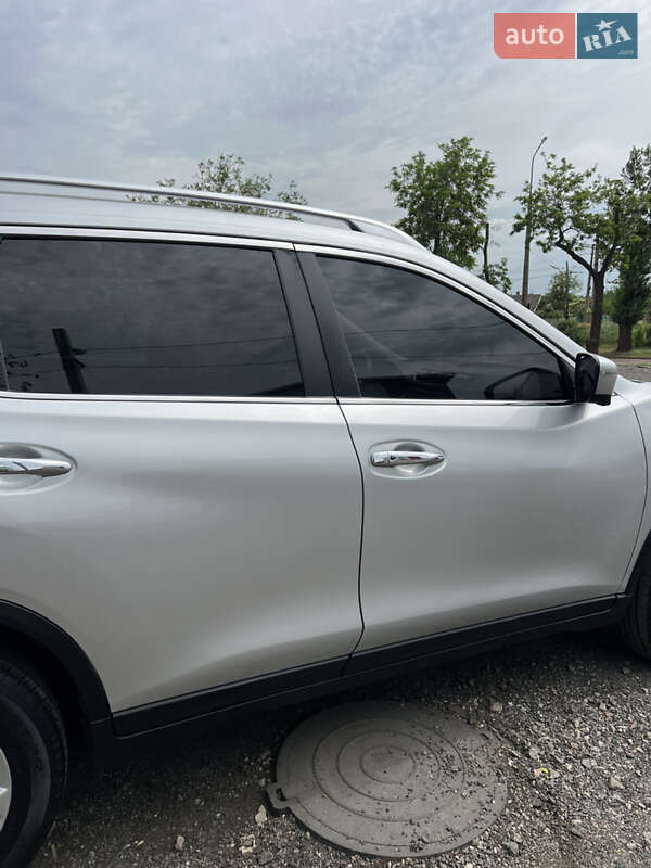 Позашляховик / Кросовер Nissan Rogue 2015 в Кривому Розі