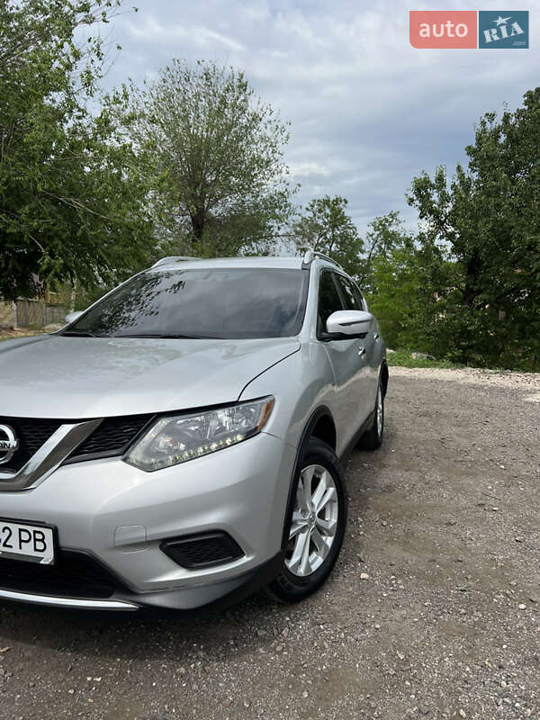 Позашляховик / Кросовер Nissan Rogue 2015 в Кривому Розі