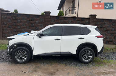 Позашляховик / Кросовер Nissan Rogue 2022 в 