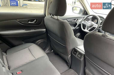 Позашляховик / Кросовер Nissan Rogue 2016 в 