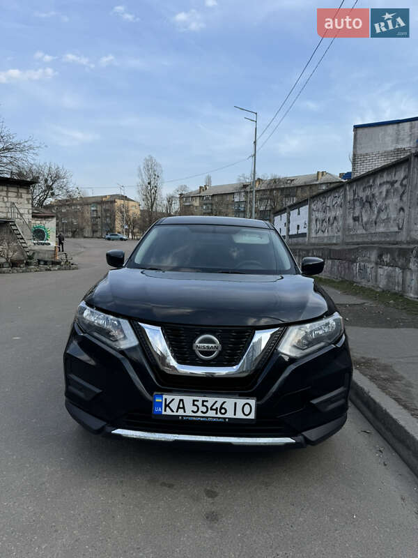 Внедорожник / Кроссовер Nissan Rogue 2018 в 