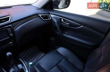 Внедорожник / Кроссовер Nissan Rogue 2016 в 
