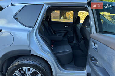 Внедорожник / Кроссовер Nissan Rogue 2021 в 