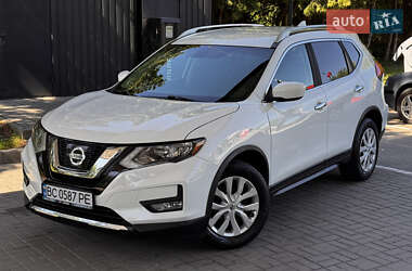 Внедорожник / Кроссовер Nissan Rogue 2017 в Львове