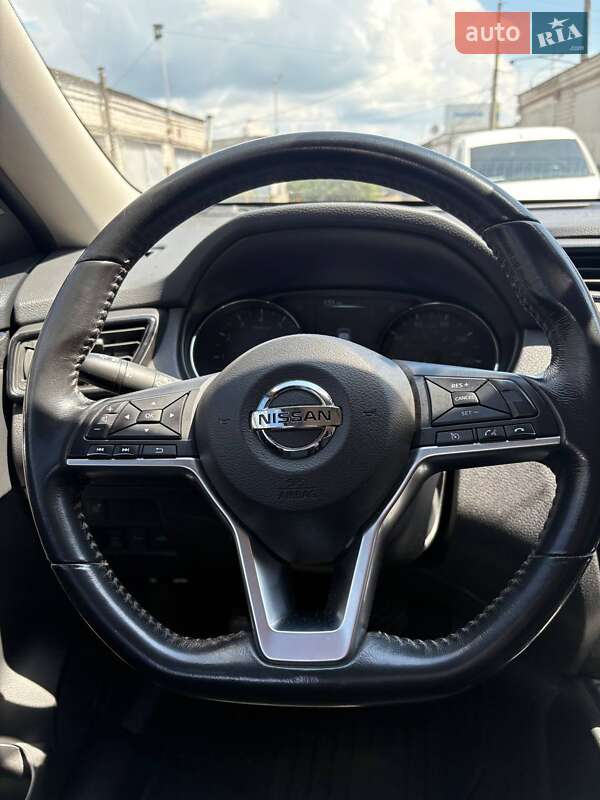 Внедорожник / Кроссовер Nissan Rogue 2016 в Кременчуге