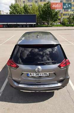 Внедорожник / Кроссовер Nissan Rogue 2016 в 