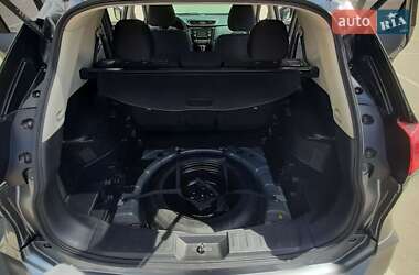 Внедорожник / Кроссовер Nissan Rogue 2016 в 