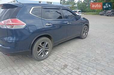 Внедорожник / Кроссовер Nissan Rogue 2015 в Харькове