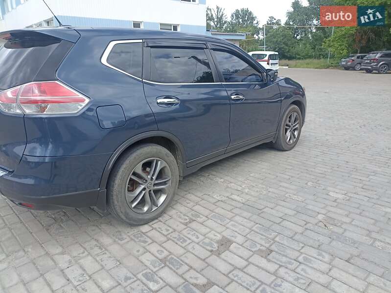 Внедорожник / Кроссовер Nissan Rogue 2015 в 