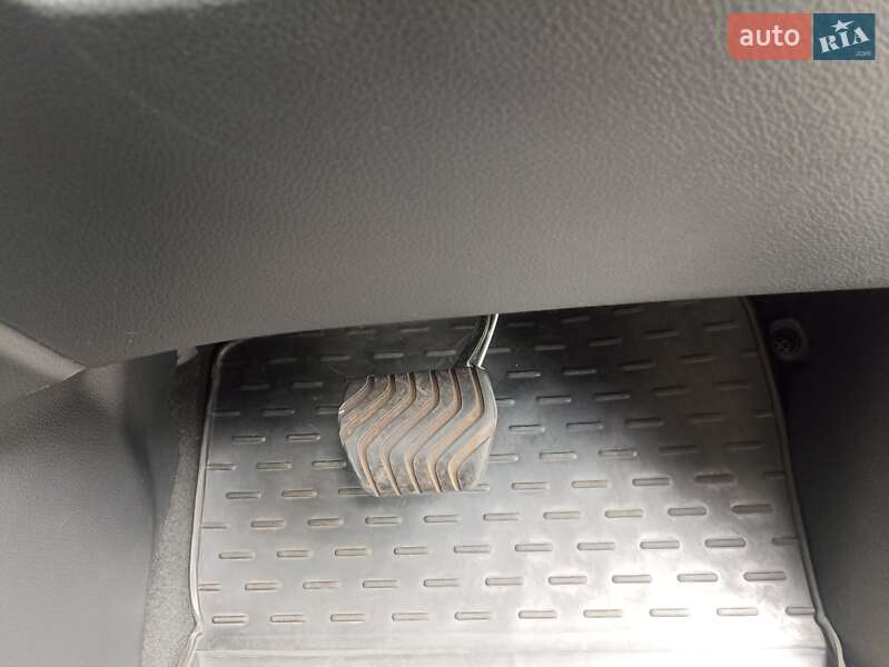 Позашляховик / Кросовер Nissan Rogue 2015 в Харкові