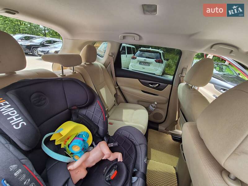 Позашляховик / Кросовер Nissan Rogue 2016 в Львові