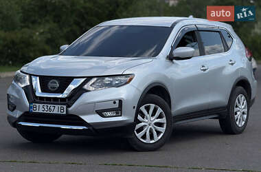 Внедорожник / Кроссовер Nissan Rogue 2017 в 