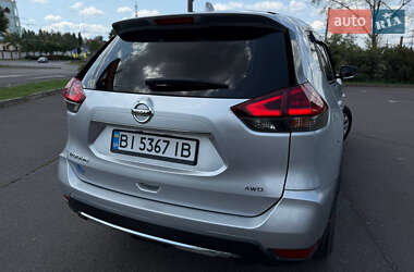 Внедорожник / Кроссовер Nissan Rogue 2017 в 