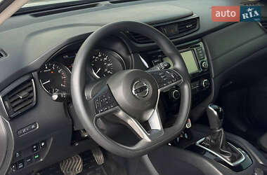 Внедорожник / Кроссовер Nissan Rogue 2017 в 