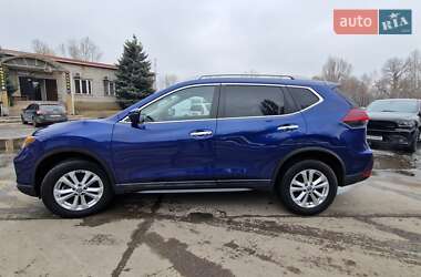 Внедорожник / Кроссовер Nissan Rogue 2018 в 