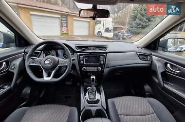 Внедорожник / Кроссовер Nissan Rogue 2018 в 